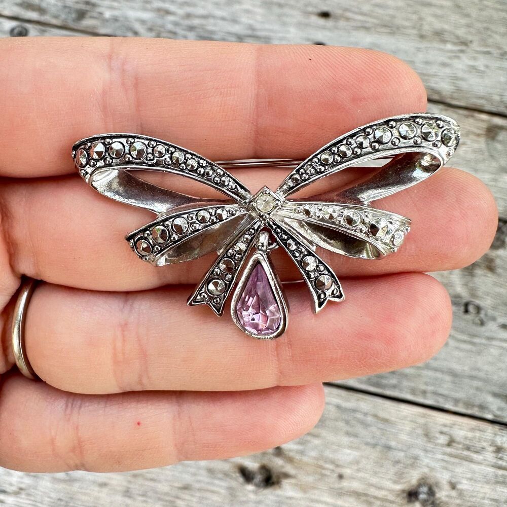 Vintage Jewelry Silver Tone Avon Brooch with Dangling Purple Rhinestone Pin